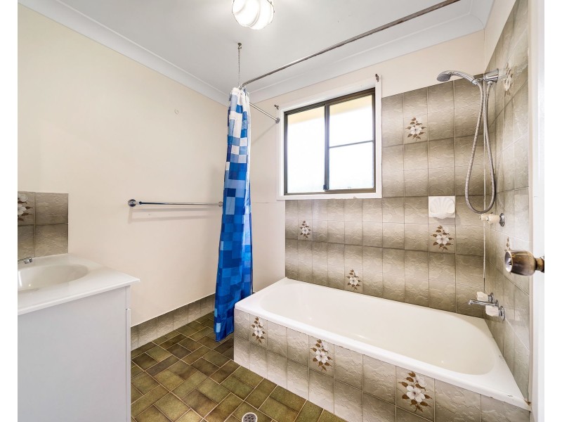 59 Wine Drive, Wilsonton Heights QLD 4350