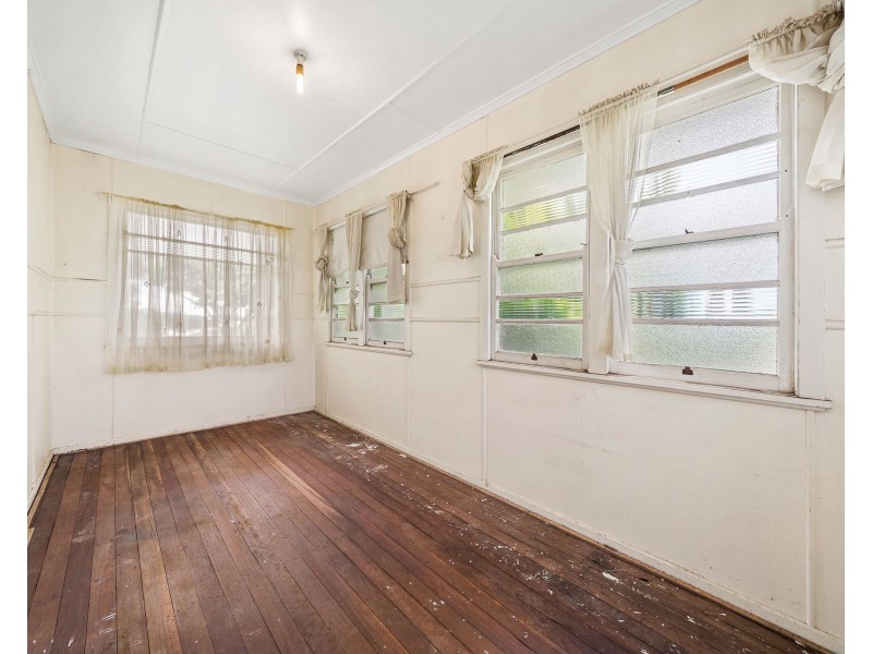 20 Underwood Crescent, Harristown QLD 4350