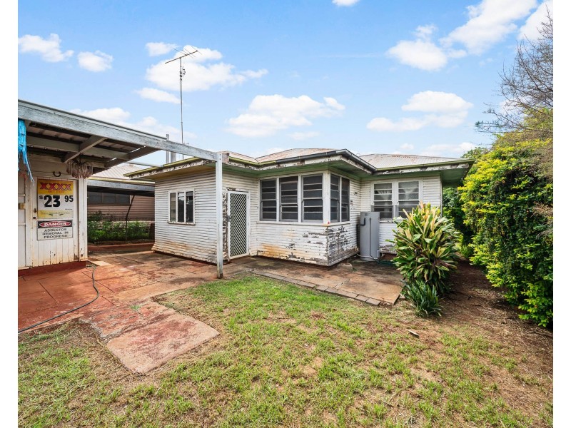 20 Underwood Crescent, Harristown QLD 4350