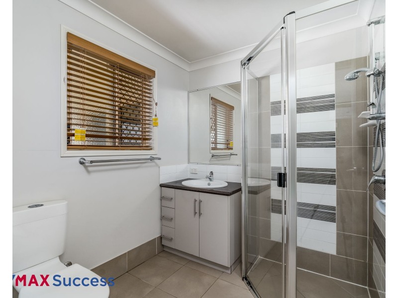 6 Latham Court, Wilsonton Heights QLD 4350