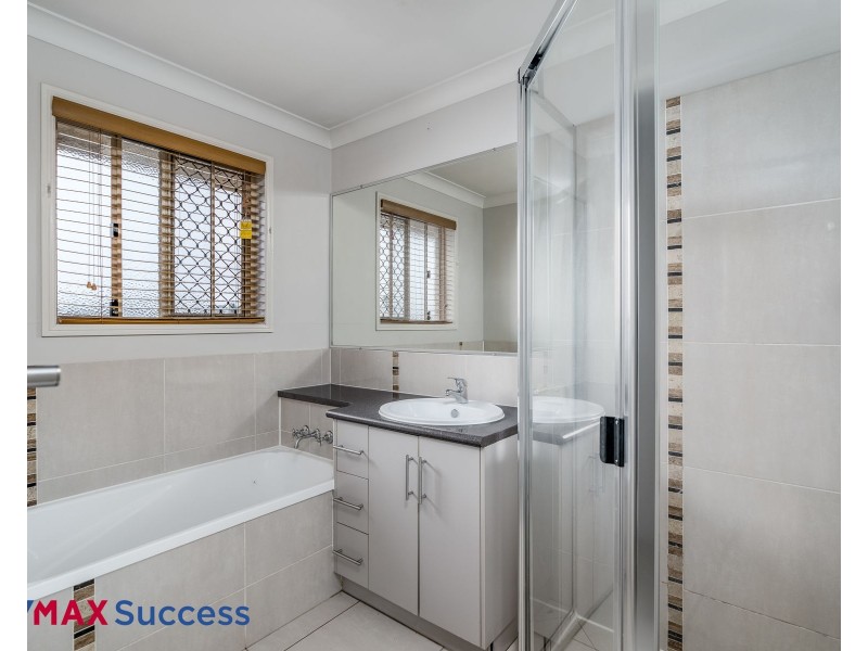 6 Latham Court, Wilsonton Heights QLD 4350