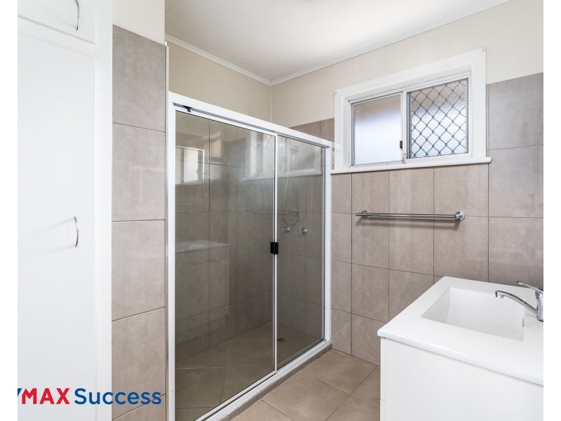 19 Erbacher Street, Centenary Heights QLD 4350