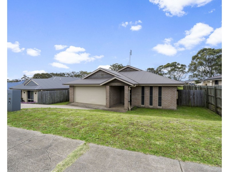 33 Sunset Drive, Glenvale QLD 4350