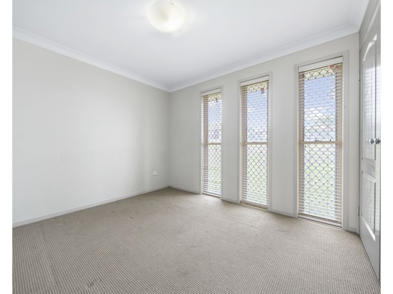 33 Sunset Drive, Glenvale QLD 4350