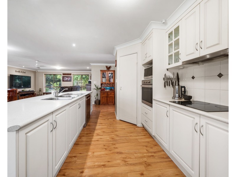 37 Valley View Drive, Meringandan West QLD 4352