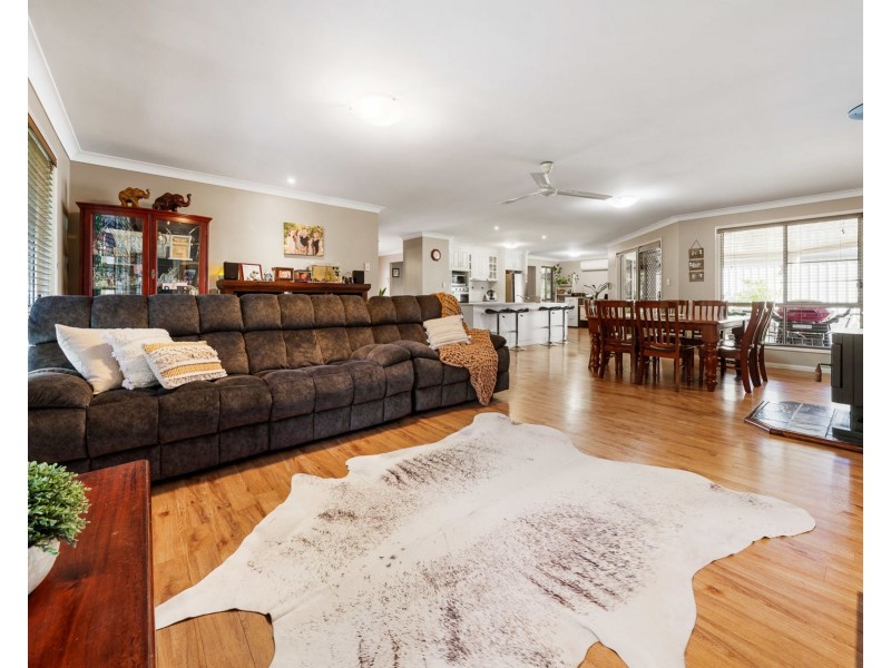 37 Valley View Drive, Meringandan West QLD 4352