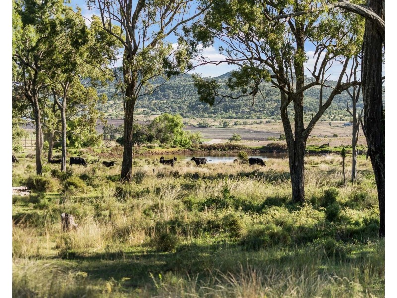 37 Valley View Drive, Meringandan West QLD 4352