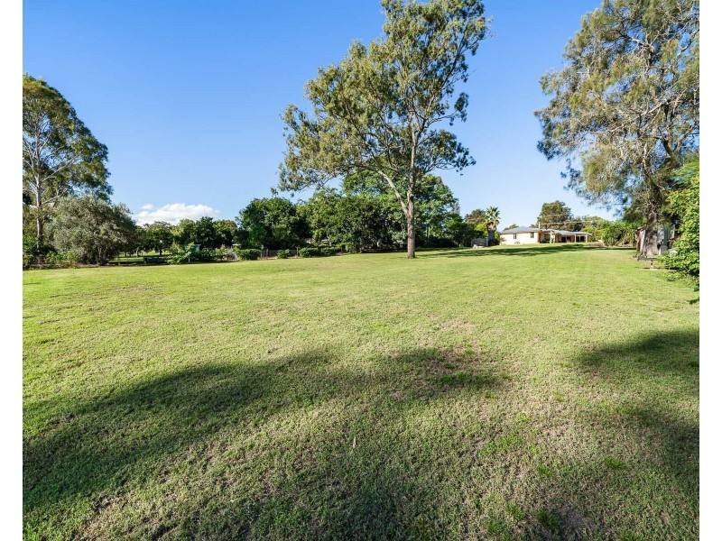 37 Valley View Drive, Meringandan West QLD 4352
