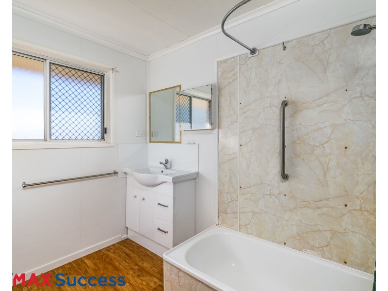 15 Festival Street, Rockville QLD 4350