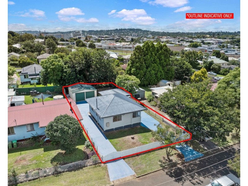 27 Elizabeth Street, South Toowoomba QLD 4350