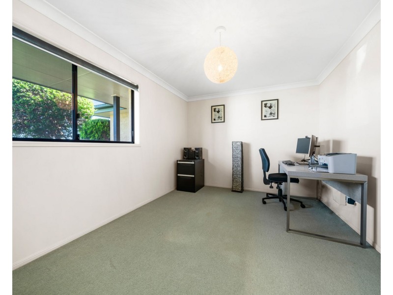 15 Westfield Drive, Westbrook QLD 4350