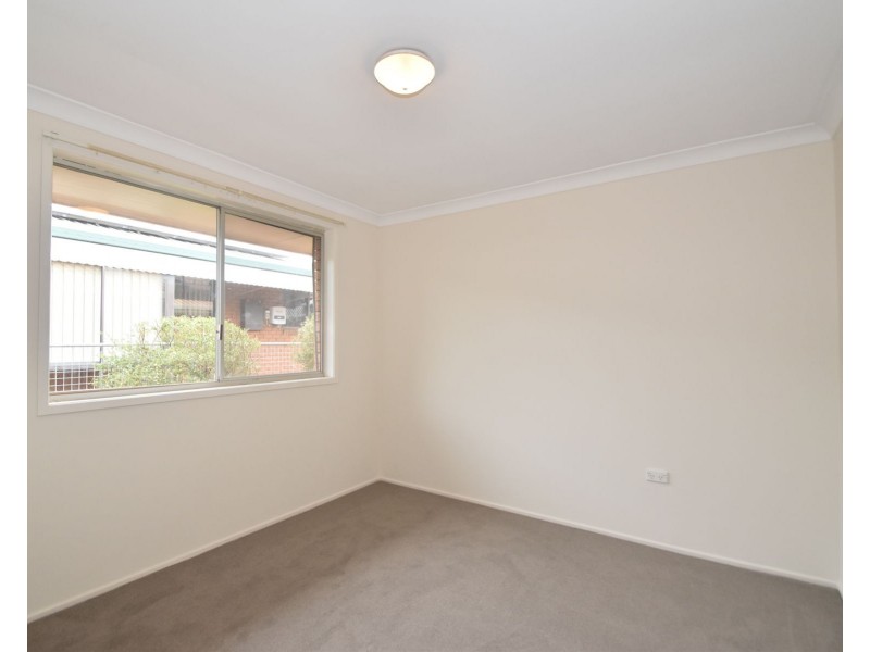 2/548 Greenwattle Street, Newtown QLD 4350