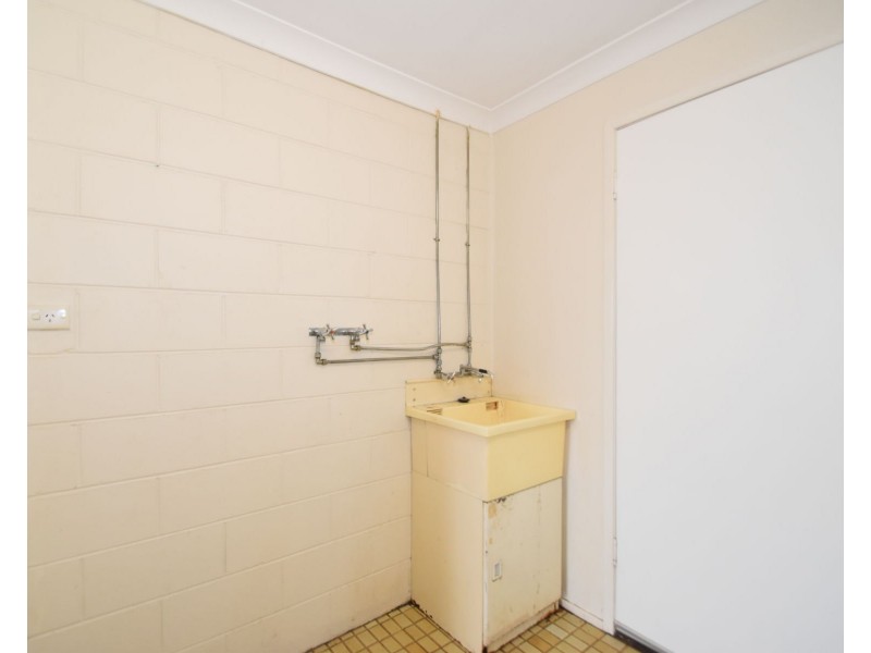 2/548 Greenwattle Street, Newtown QLD 4350