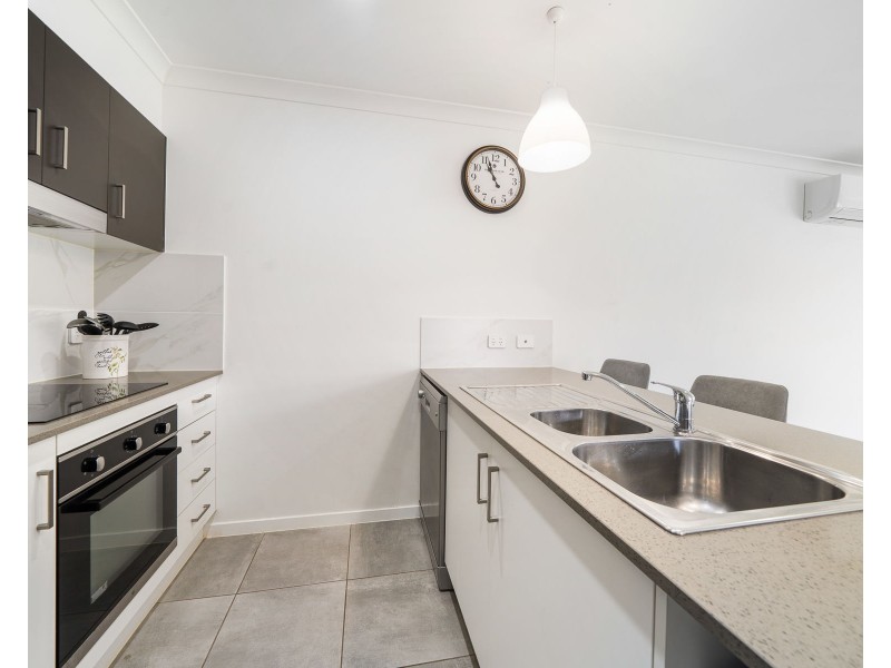 2/31 Whitefield Street, Glenvale QLD 4350