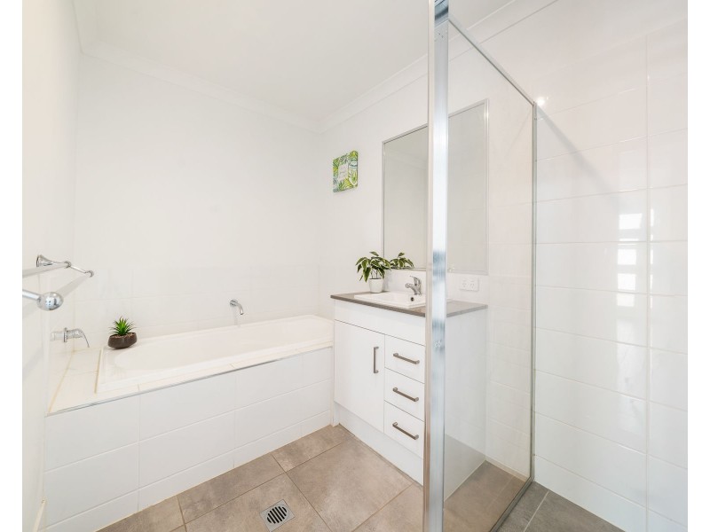 2/31 Whitefield Street, Glenvale QLD 4350