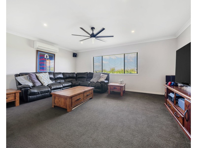 13 Settlers Drive, Gowrie Junction QLD 4352