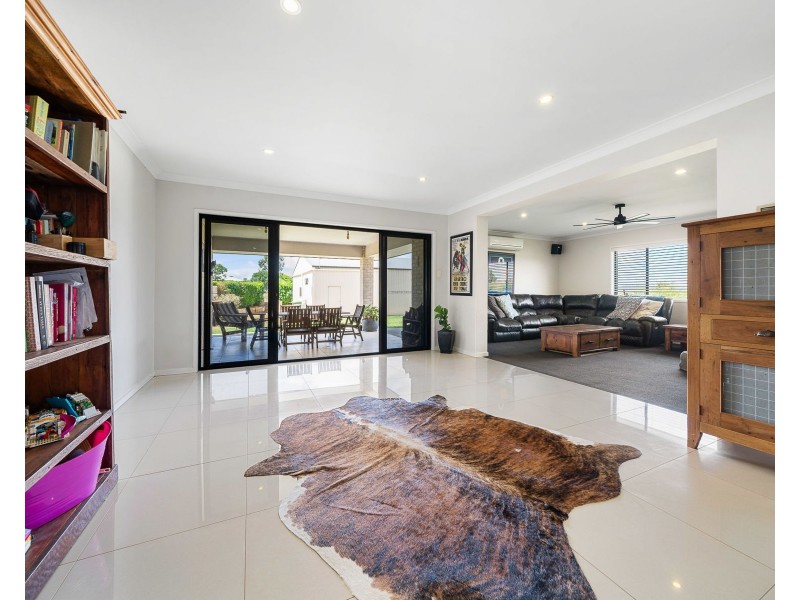 13 Settlers Drive, Gowrie Junction QLD 4352