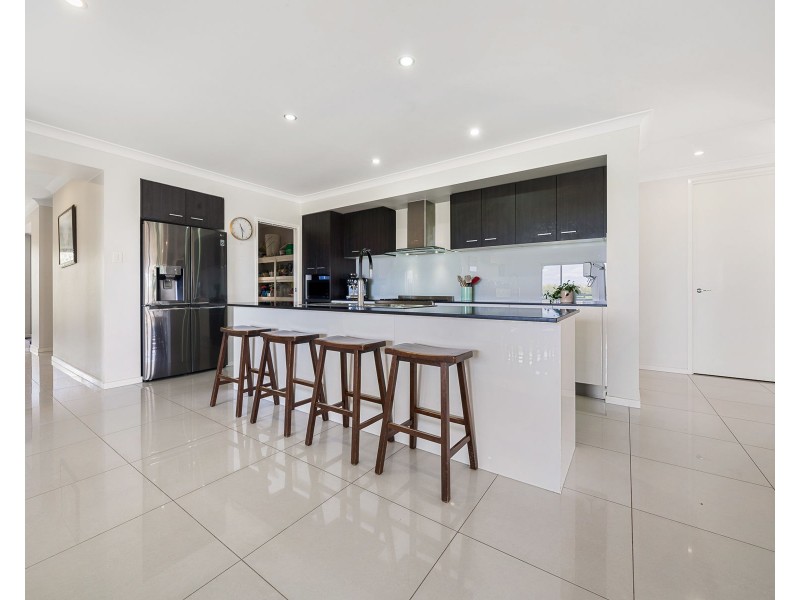 13 Settlers Drive, Gowrie Junction QLD 4352