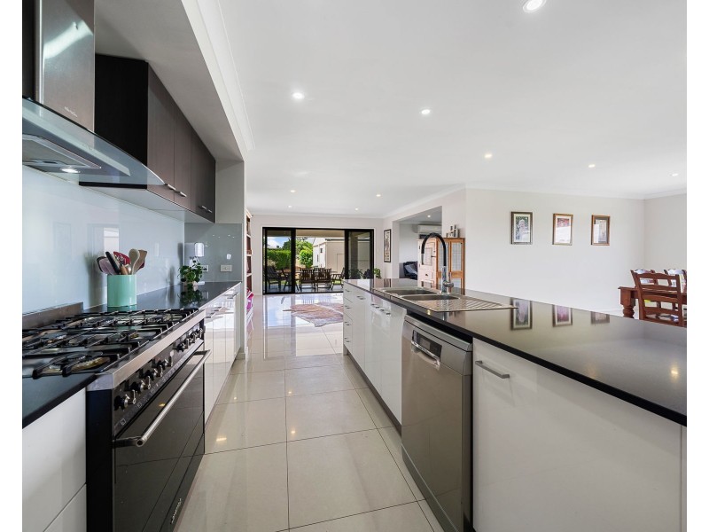 13 Settlers Drive, Gowrie Junction QLD 4352