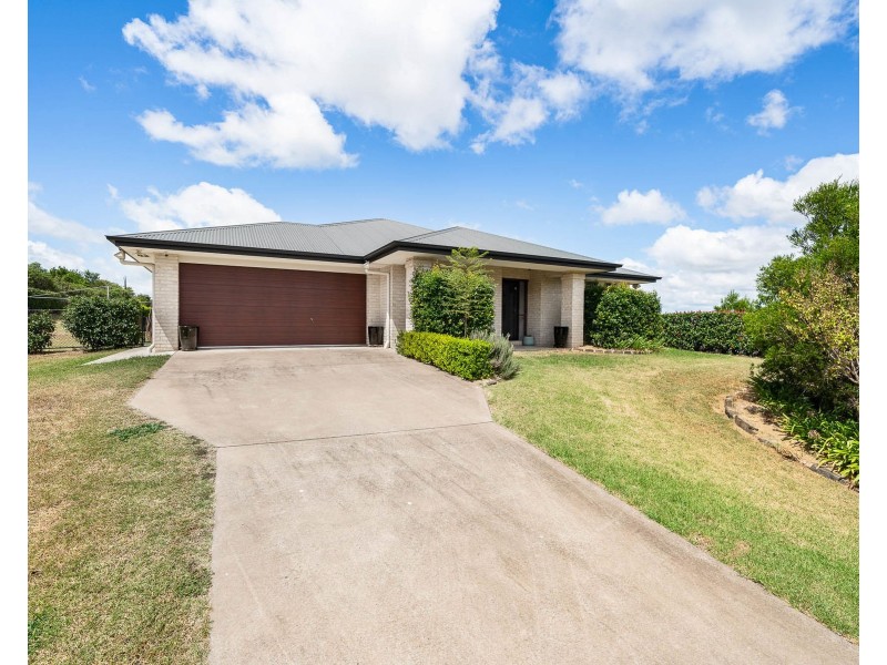 13 Settlers Drive, Gowrie Junction QLD 4352