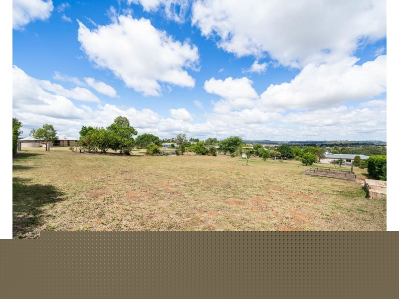 13 Settlers Drive, Gowrie Junction QLD 4352