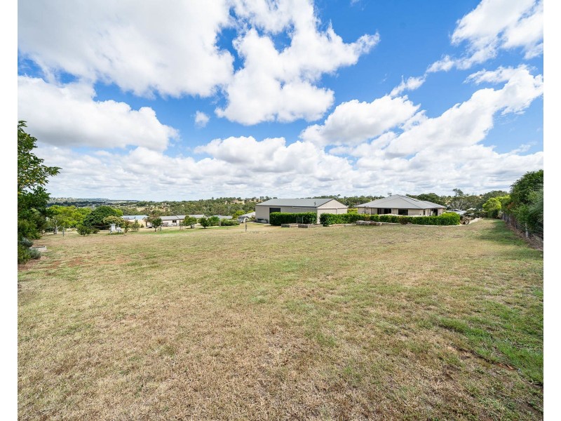 13 Settlers Drive, Gowrie Junction QLD 4352