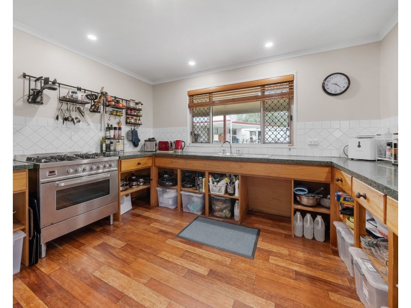 745 Murphys Creek Road, Upper Lockyer QLD 4352