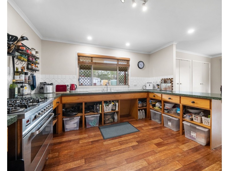 745 Murphys Creek Road, Upper Lockyer QLD 4352