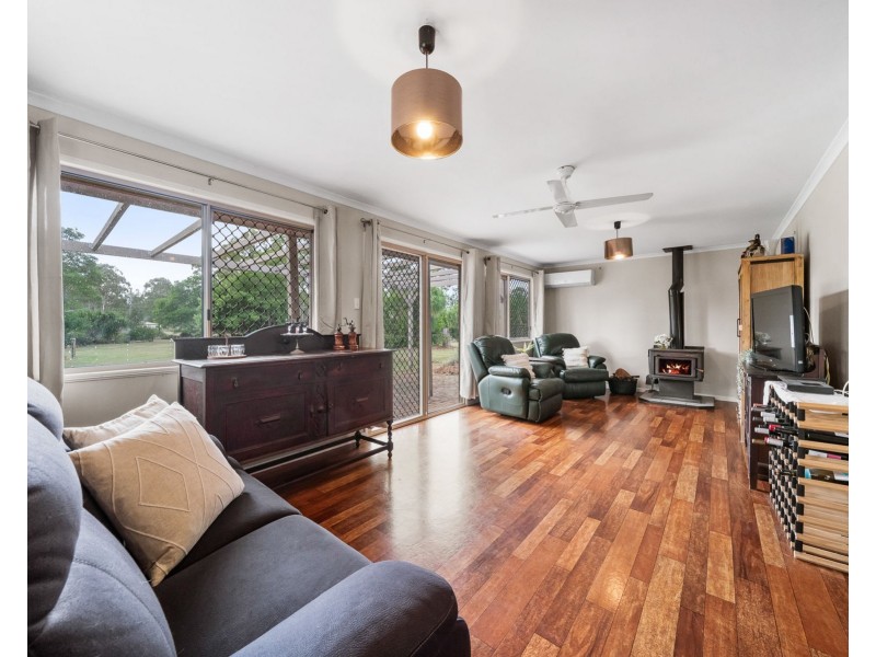 745 Murphys Creek Road, Upper Lockyer QLD 4352