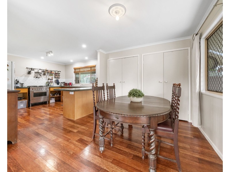 745 Murphys Creek Road, Upper Lockyer QLD 4352