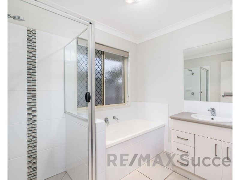 25 Sweeney Street, Kearneys Spring QLD 4350
