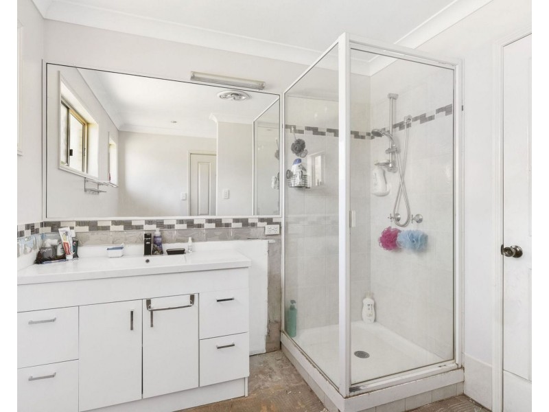 271 New England Highway, Harlaxton QLD 4350