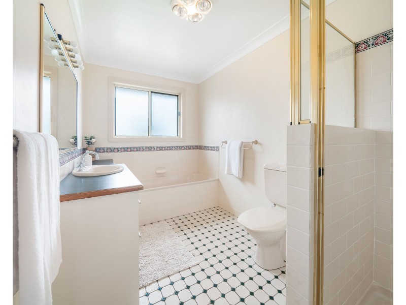 15 Gouldson Drive, Kearneys Spring QLD 4350