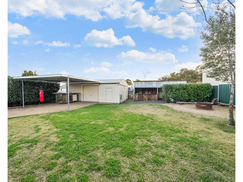 30 Gladstone Street, Wyreema QLD 4352