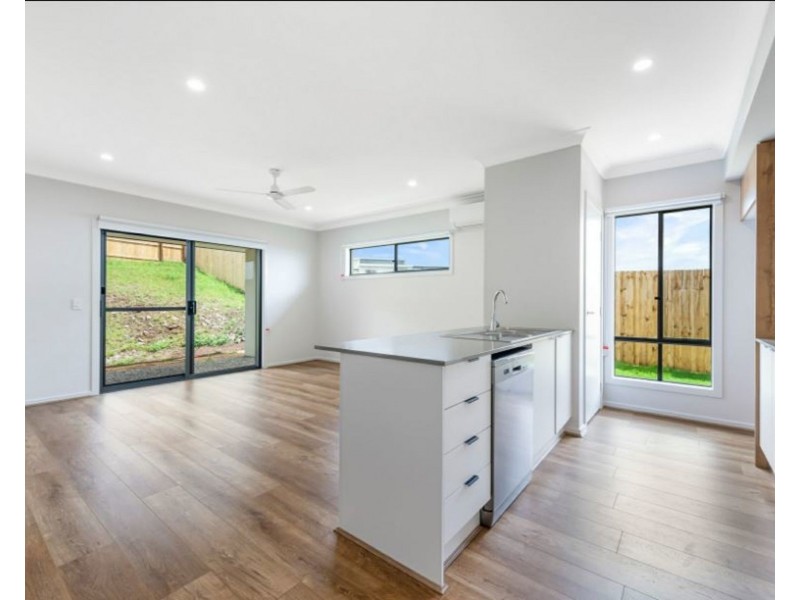41 Adelaide Street, Cranley QLD 4350