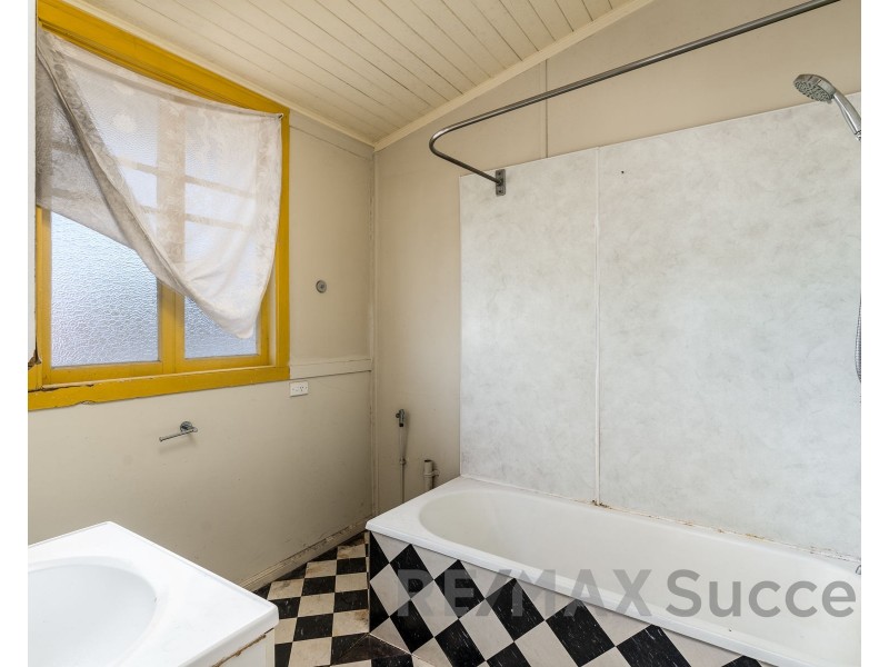 2/161 North Street, Rockville QLD 4350