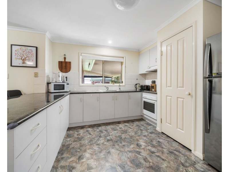 24 Gladstone Street, Wyreema QLD 4352