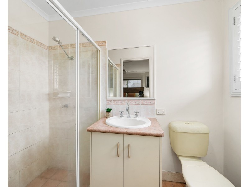 24 Gladstone Street, Wyreema QLD 4352