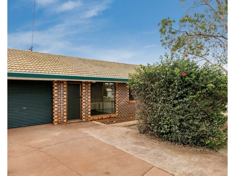 2/36 Hampton Street, Newtown QLD 4350
