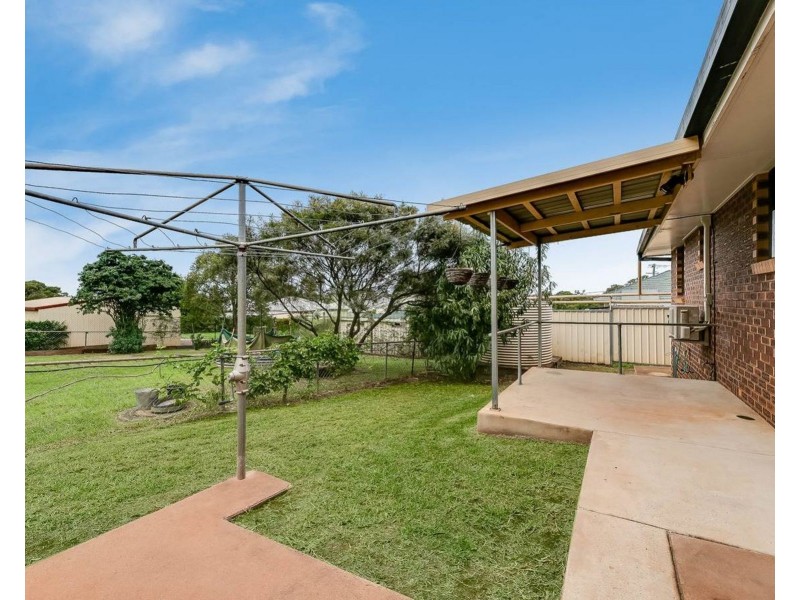 2/36 Hampton Street, Newtown QLD 4350