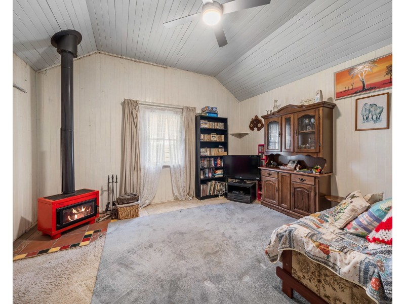 5 Hartwig Street, Goombungee QLD 4354