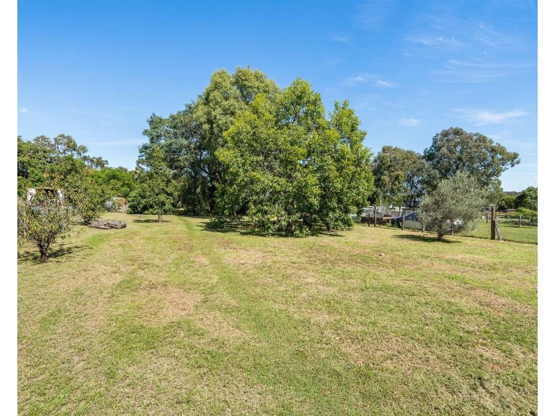5 Hartwig Street, Goombungee QLD 4354