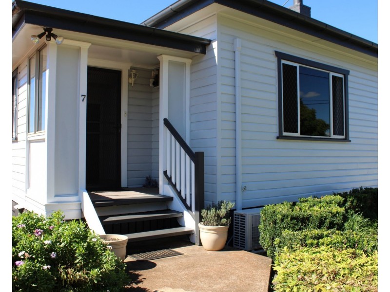 7 Goode Street, Newtown QLD 4350