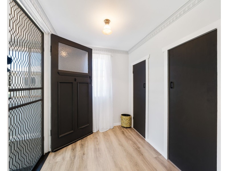 7 Goode Street, Newtown QLD 4350