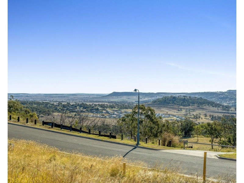 25 Reserve Road, Cranley QLD 4350
