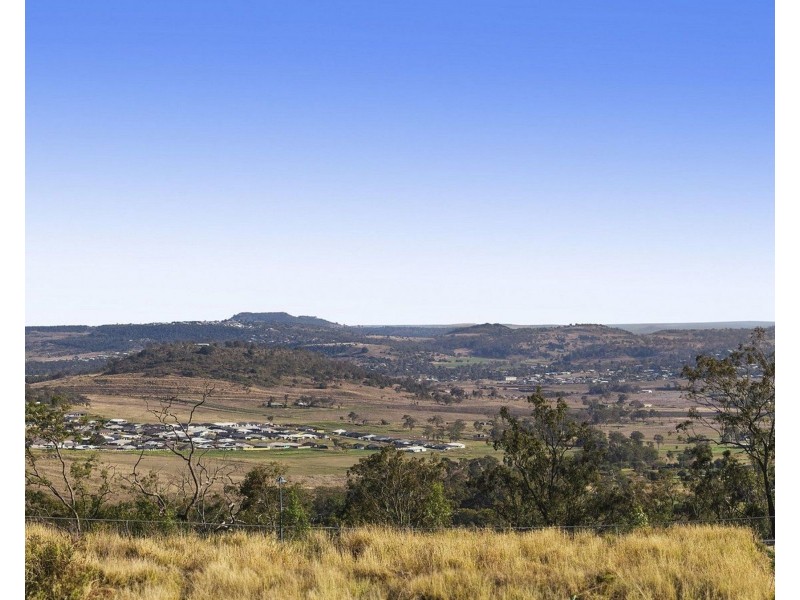 25 Reserve Road, Cranley QLD 4350