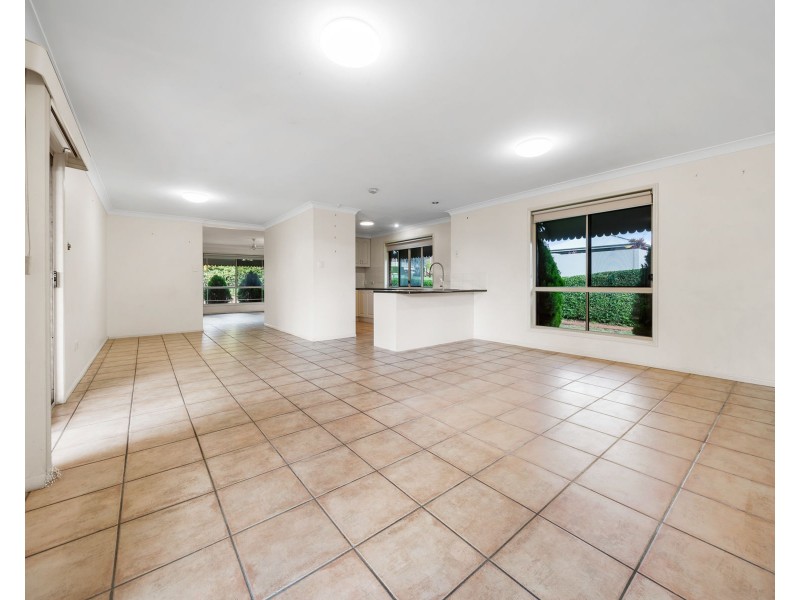 5 Howard Street, Middle Ridge QLD 4350