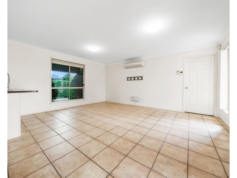 5 Howard Street, Middle Ridge QLD 4350