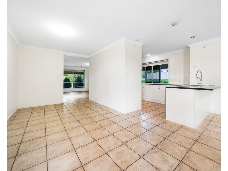 5 Howard Street, Middle Ridge QLD 4350
