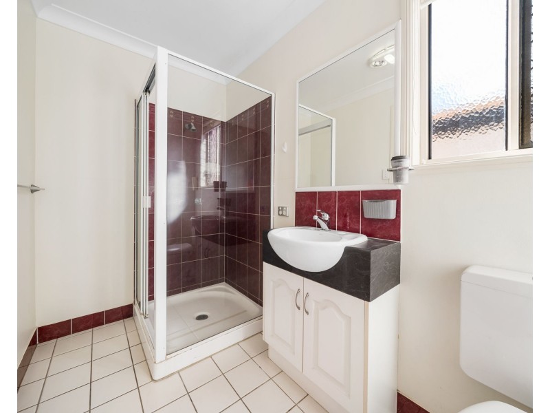 5 Howard Street, Middle Ridge QLD 4350